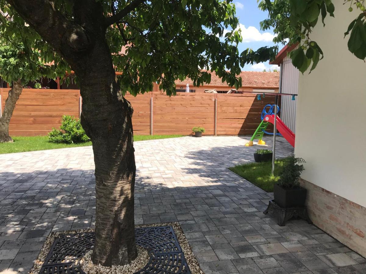 Eden Apartman Algyo Kültér fotó